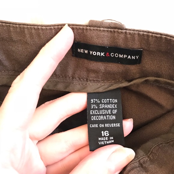 NY & Co Brown Capris Size 16 - Picture 4 of 5